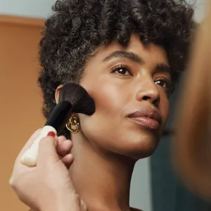 Bobbi Brown Bronzing Powder bronzujúci púder odtieň Medium 9 g