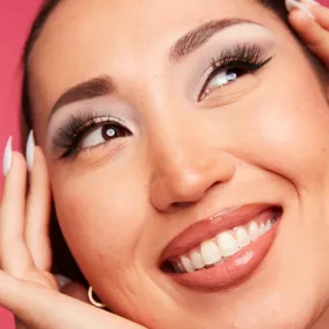 NYX Professional Makeup Line Loud Vegan kontúrovacia ceruzka na pery s matným efektom odtieň 29 - No Equivalent 1,2 g