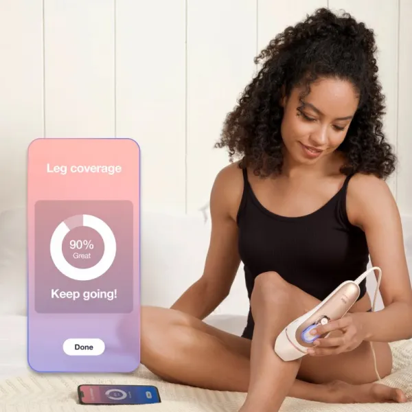 Braun Smart Skin Expert IPL7147 inteligentné IPL zariadenie na odstránenie chĺpkov na telo, tvár, oblasť bikín a podpazušia 1 ks