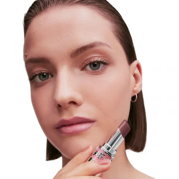 Yves Saint Laurent Loveshine Lipstick hydratačný lesklý rúž pre ženy 203 Blushed Mallow 3,2 g