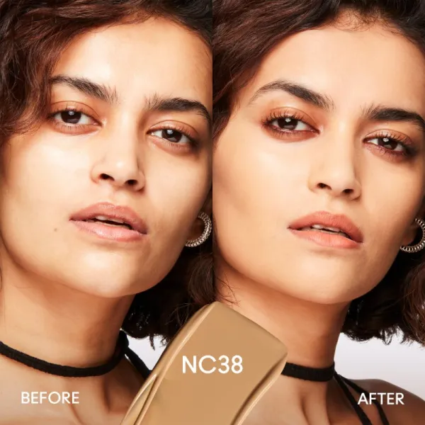 MAC Cosmetics Studio Fix Fluid SPF 15 24HR Matte Foundation + Oil Control zmatňujúci make-up SPF 15 odtieň NC38 30 ml