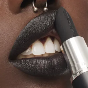 MAC Cosmetics MACximal Silky Matte Lipstick matný rúž odtieň Caviar 3,5 g