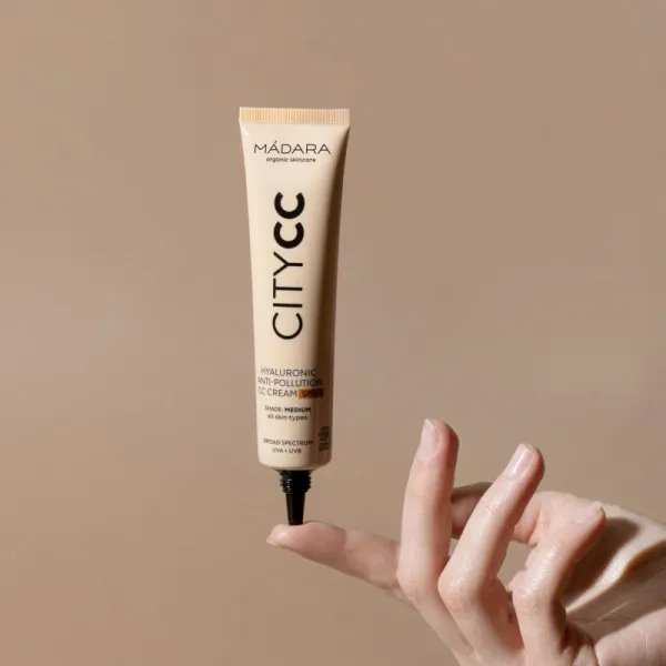 MÁDARA City CC CC krém pre jednotný tón pleti SPF 15 odtieň Tan 40 ml