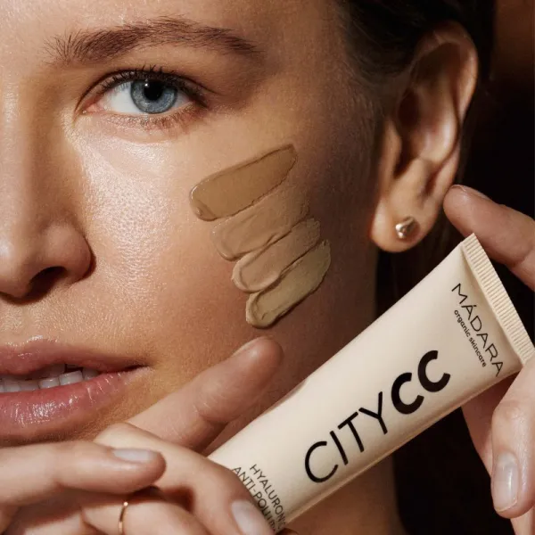 MÁDARA City CC CC krém pre jednotný tón pleti SPF 15 odtieň Tan 40 ml
