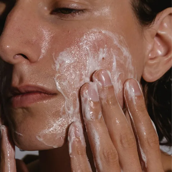 MÁDARA Acne umývací gél na tvár 140 ml