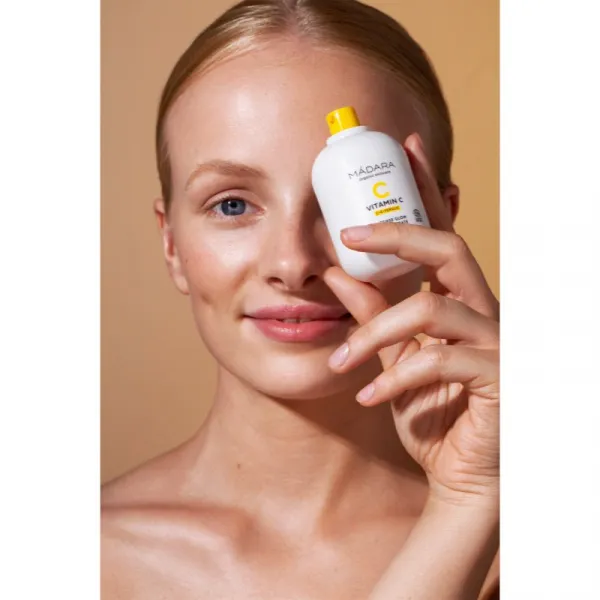 MÁDARA Vitamin C Intense Glow rozjasňujúci koncentrát 30 ml