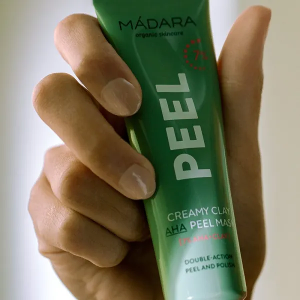 MÁDARA Peel ílová maska s peelingovým efektom 60 ml