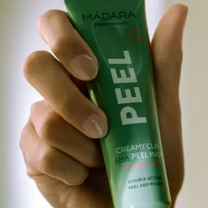 MÁDARA Peel ílová maska s peelingovým efektom 60 ml