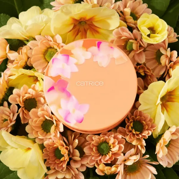 Catrice SEEKING FLOWERS rozjasňujúci púder odtieň C02 S-peachless 5,5 g