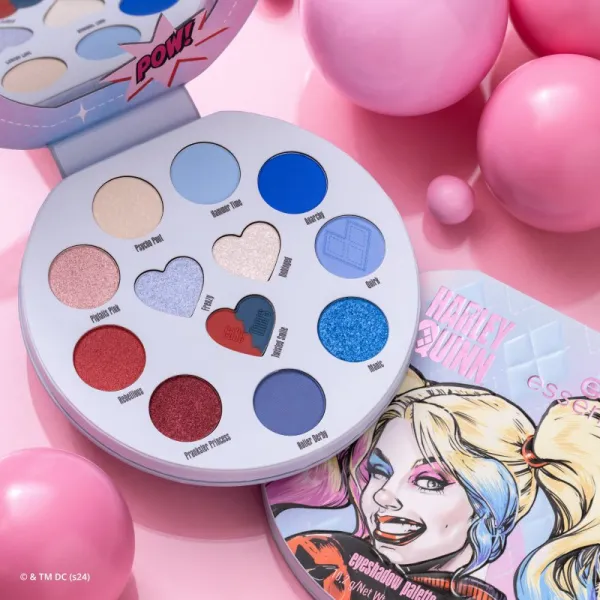 essence Harley Quinn paletka očných tieňov odtieň 02 Mad Love 10,2 g
