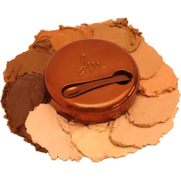Danessa Myricks Beauty Yummy Skin Blurring Balm Powder kompaktný krémový make-up odtieň 4 - Medium With Neutral Undertones 18 g