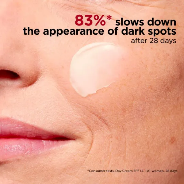 Clarins Super Restorative Day Cream SPF 15 omladzujúci denný krém SPF 15 50 ml