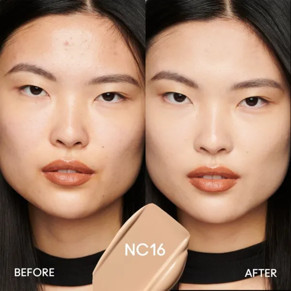 MAC Cosmetics Studio Fix Fluid SPF 15 24HR Matte Foundation + Oil Control zmatňujúci make-up SPF 15 odtieň NC16 30 ml