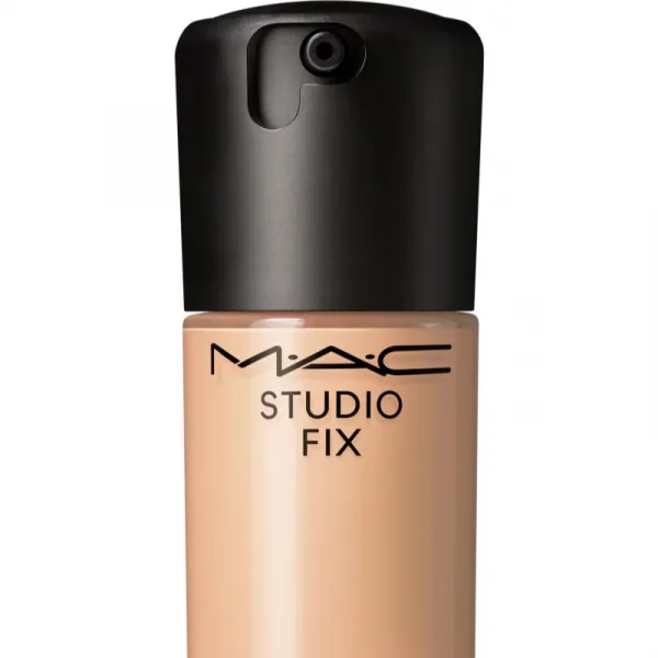 MAC Cosmetics Studio Fix Fluid SPF 15 24HR Matte Foundation + Oil Control zmatňujúci make-up SPF 15 odtieň NC16 30 ml