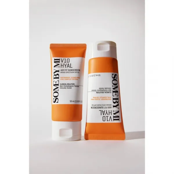 Some By Mi V10 Hyal Air Fit Sunscreen ľahký ochranný krém na tvár SPF 50+ 50 ml
