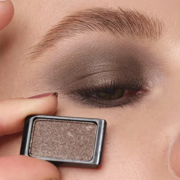ARTDECO Eyeshadow Duochrome očné tiene na vloženie do paletky odtieň 3.218 soft brown mauve 0.8 g
