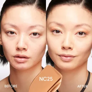 MAC Cosmetics Studio Fix Fluid SPF 15 24HR Matte Foundation + Oil Control zmatňujúci make-up SPF 15 odtieň NC25 30 ml