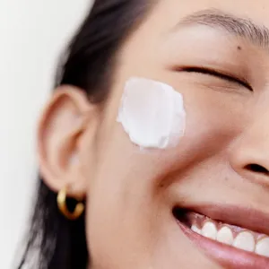 fresh Floral Recovery Calming Mask nočná maska pre citlivú pleť 30 ml