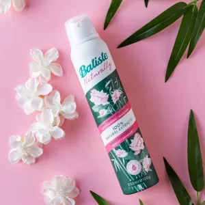 Batiste Naturally Bamboo & Gardenia suchý šampón pre absorpciu prebytočného mazu a pre osvieženie vlasov 200 ml