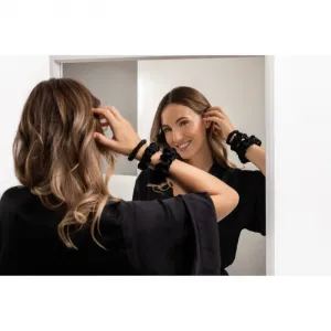 Notino Silk Collection Large scrunchie hodvábna gumička do vlasov Black 1 ks