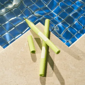 Catrice POOLSIDE OF LIFE očné linky vo fixe odtieň C01 Lime Crush 1 g