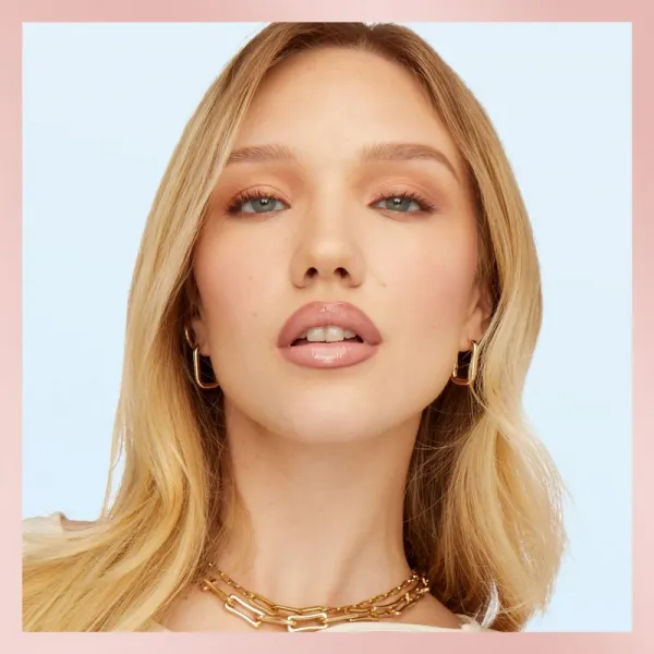 MAYBELLINE NEW YORK Lifter Liner kontúrovacia ceruzka na pery s hydratačným účinkom odtieň 009 Peaking 1.2 g