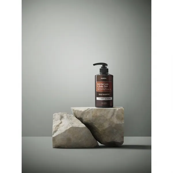 KUNDAL Caffeine Shampoo Cherry Blossom prírodný šampón proti vypadávaniu vlasov 500 ml