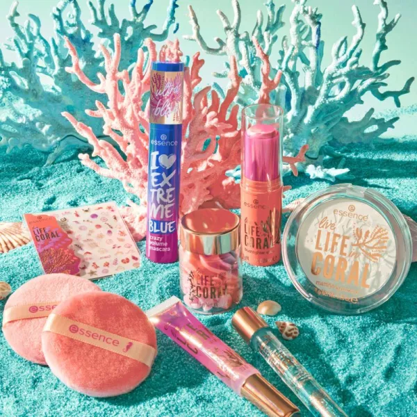 essence LIFE in CORAL rozjasňujúca lícenka v tyčinke odtieň 01 Glowin' Coraltastic, Baby! 7 g