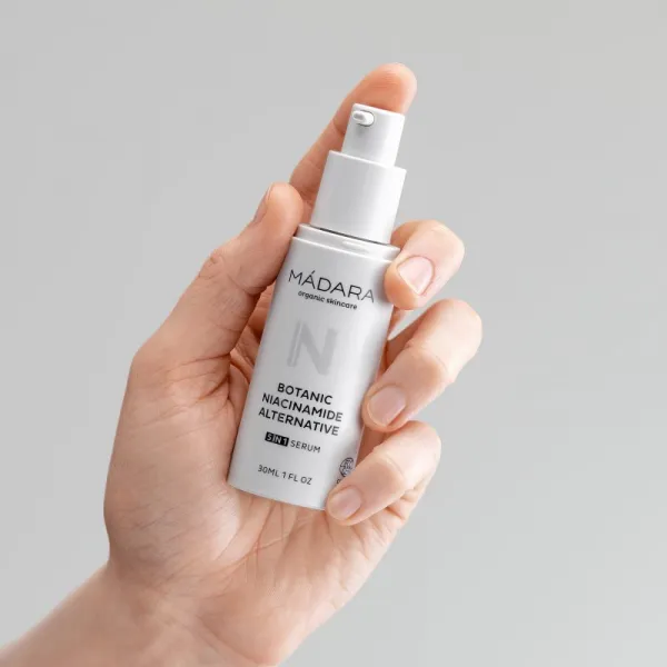 MÁDARA Niacinamide Alternative pleťové sérum 5 v 1 30 ml