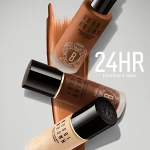 Bobbi Brown Weightless Skin Foundation SPF 15 Mini dlhotrvajúci zmatňujúci make-up s hydratačným účinkom odtieň Warm Sand 13 ml