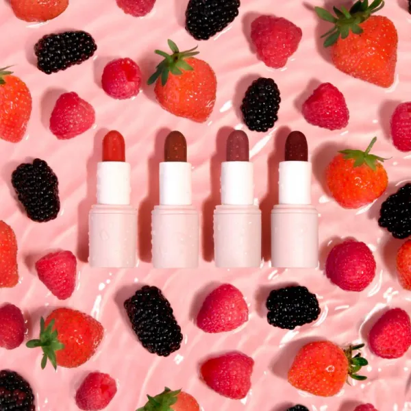 Barry M Sheer Splash hydratačný balzam na pery odtieň Strawberry Soak 3 g