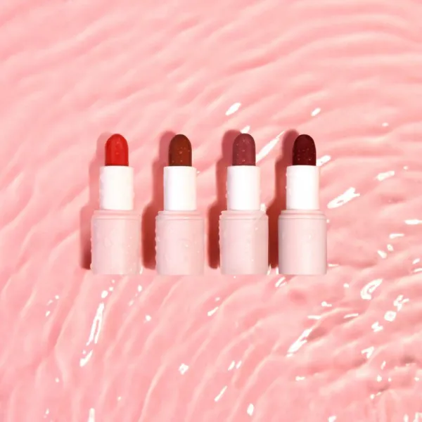Barry M Sheer Splash hydratačný balzam na pery odtieň Strawberry Soak 3 g