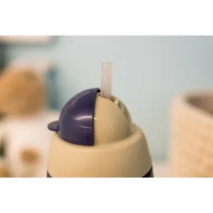 Tommee Tippee Superstar Insulated Straw Grey hrnček s rúrkou pre deti 12m+ 266 ml