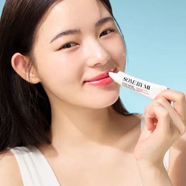 Some By Mi V10 Hyal Lip Protector ochranný balzam na pery SPF 15 odtieň Berry 7 ml