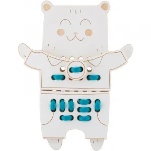 Milin Wooden Lacing Toy Mr. Teddy aktivity hračka 22 cm x 17 cm x 0,7 cm 1 ks