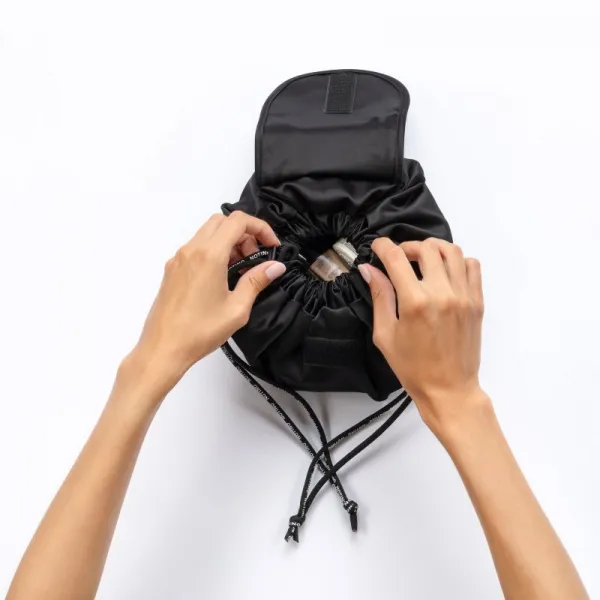 Notino Travel Collection Drawstring Make-Up Bag priestorná taška na make-up Black 1 ks