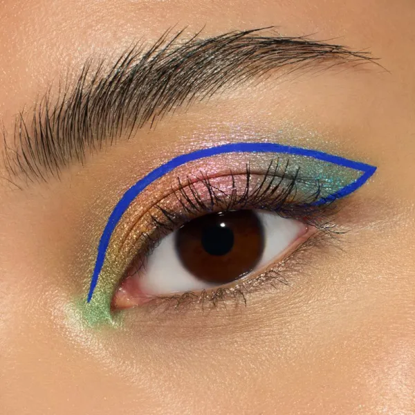 essence COLOUR it! tekuté linky na oči odtieň 01 Royal Blue 3 ml