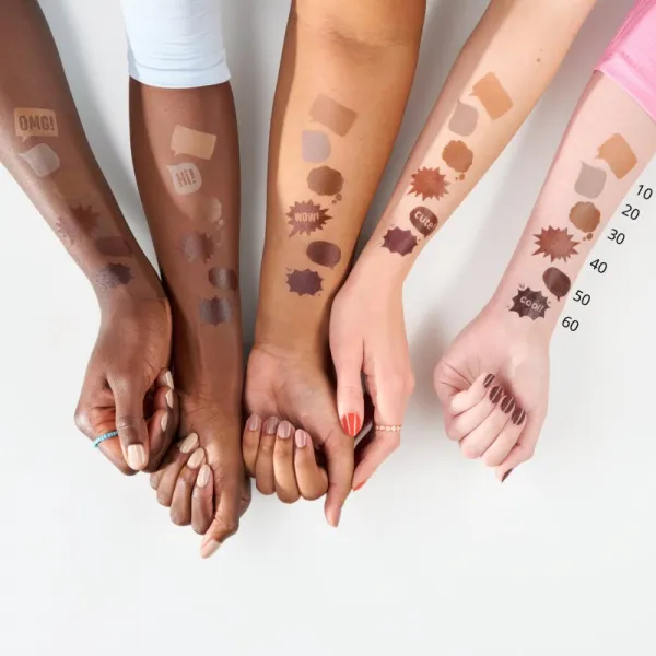 essence baby got bronze bronzer v tyčinke odtieň 40 Hazelnut Hug 5.5 g