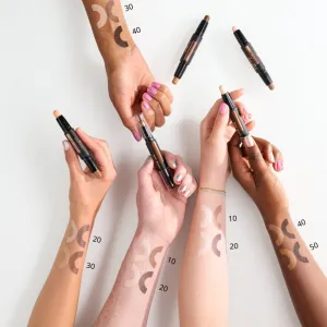 essence CONTOURING Duo Stick obojstranná kontúrovacia tyčinka odtieň 30 Medium 2 g