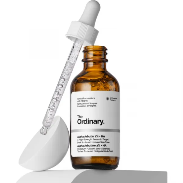 The Ordinary Alpha Arbutin 2% + HA rozjasňujúce pleťové sérum s kyselinou hyalurónovou 60 ml