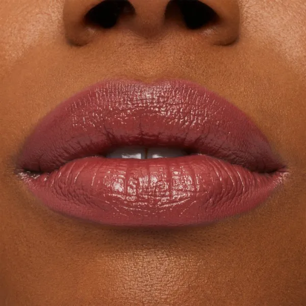 MAC Cosmetics MACximal Sleek Satin Lipstick Mini saténový rúž pre dokonalý vzhľad odtieň CREME IN YOUR COFFEE 1.5 g