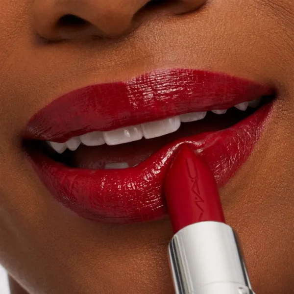 MAC Cosmetics MACximal Sleek Satin Lipstick krémový hydratačný rúž odtieň Centre of Attention 3.5 g