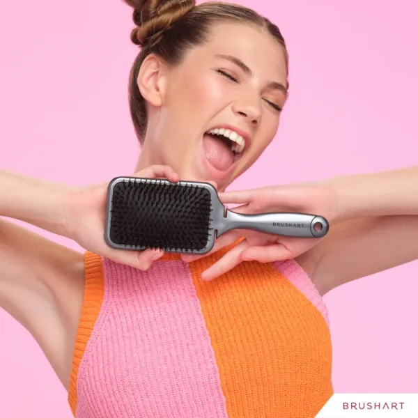 BrushArt Hair Boar bristle paddle hairbrush kefa na vlasy so štetinami z diviaka Metallic Black 1 ks