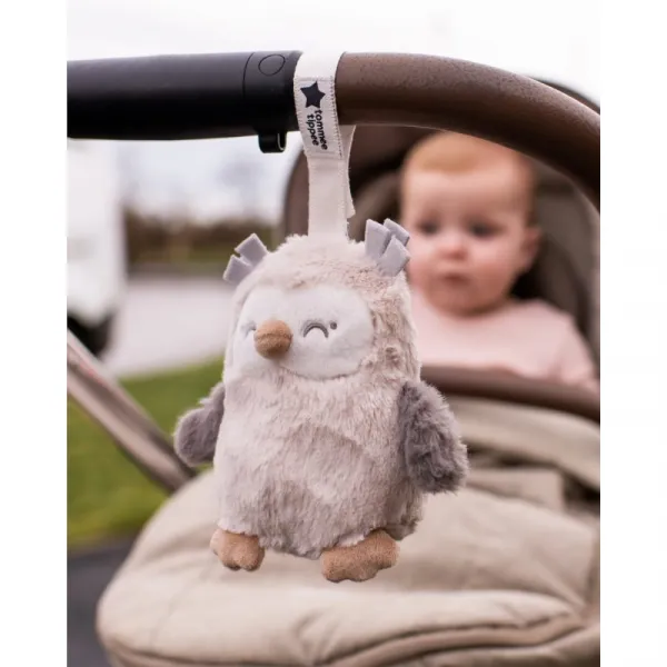 Tommee Tippee Grofriend Ollie the Owl kontrastná závesná hračka s melódiou 1 ks