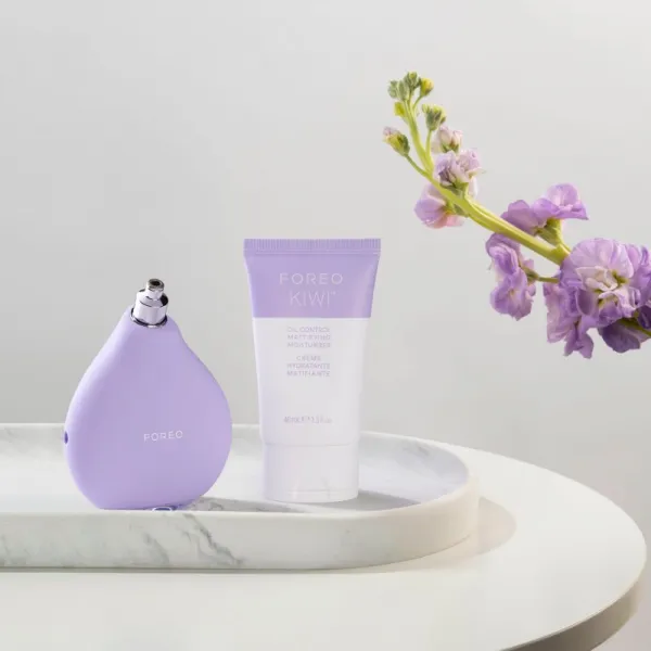 FOREO KIWI™ Oil Control Mattifying Moisturizer hydratačný zmatňujúci krém 40 ml