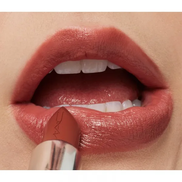 MAC Cosmetics MACximal Sleek Satin Lipstick Mini saténový rúž pre dokonalý vzhľad odtieň CREME IN YOUR COFFEE 1.5 g
