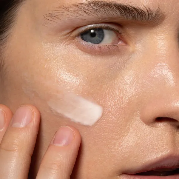 MÁDARA Retinol Alternative nočný hydratačný krém proti starnutiu pleti 50 ml