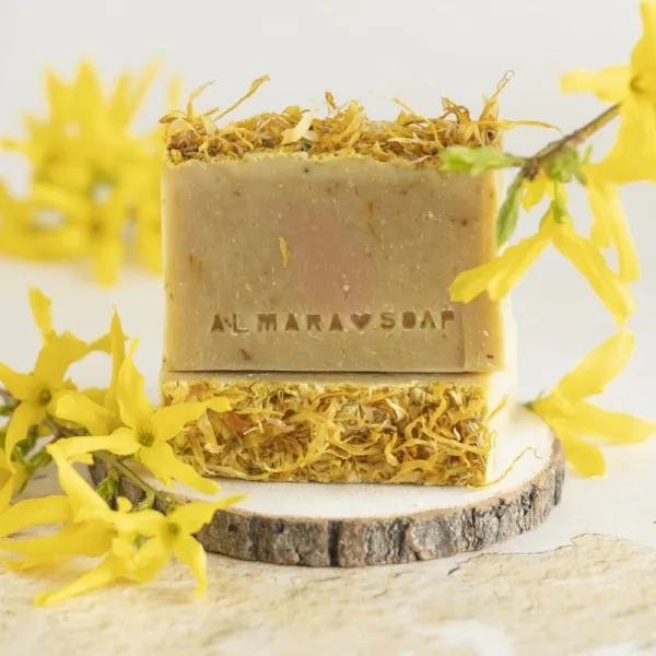 Almara Soap Natural Babiččina Zahrádka prírodné mydlo pre suchú a citlivú pokožku 90 g