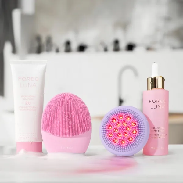 FOREO LUNA™4 Hair LED Scalp Massager masážny prístroj pre pokožku hlavy Lavender 1 ks