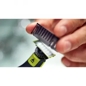 Philips OneBlade 360 QP2724/31 zastrihávač fúzov 1 ks